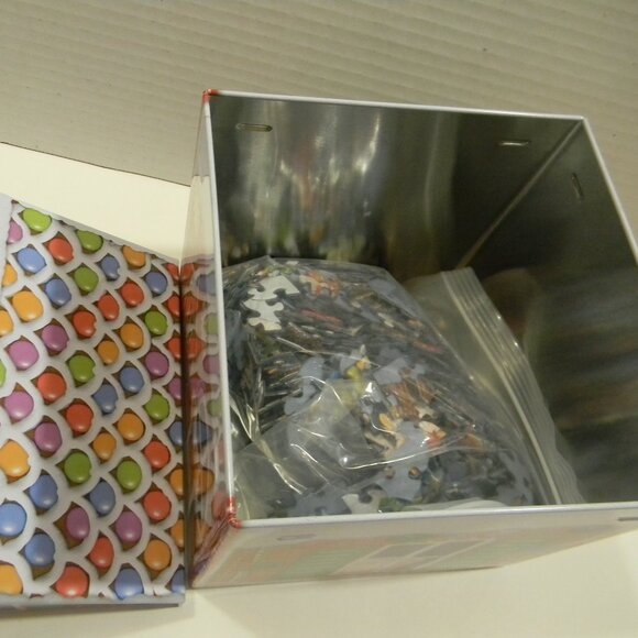 Eurographics Gingerbread House Christmas Jigsaw Puzzle in Tin 550 Piece NIP - Picture 5 of 8